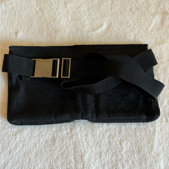 100% Authentic Gucci Waist bag. - Picture 4 of 15